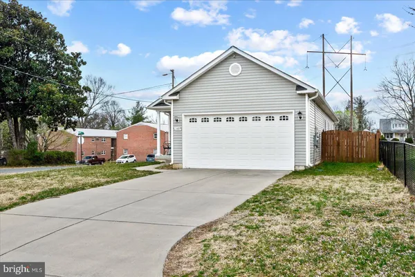 $2,750 | 140 Ridgeway Street, Fredericksburg, VA 22401