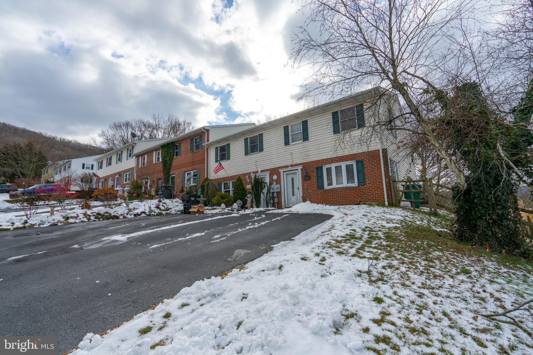 1291 Fox Run Reading, PA 19606 - Photo 2 of 34 Gallery Image 2