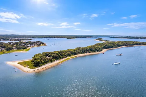 $1,700,000 | 9 Bassetts Island, Pocasset, MA 02559
