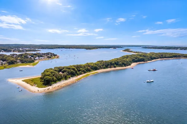 $1,700,000 | 9 Bassetts Island, Pocasset, MA 02559