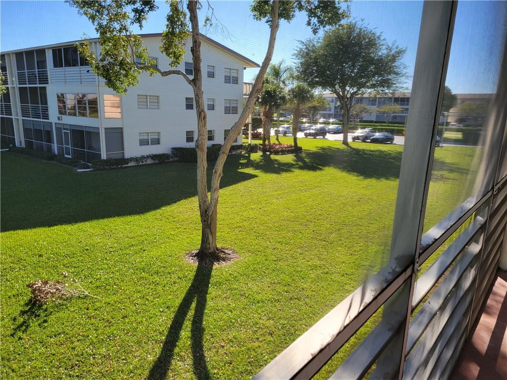274 Preston F, Unit 274 Boca Raton, FL 33434 - Photo 3 of 10 Photo 3