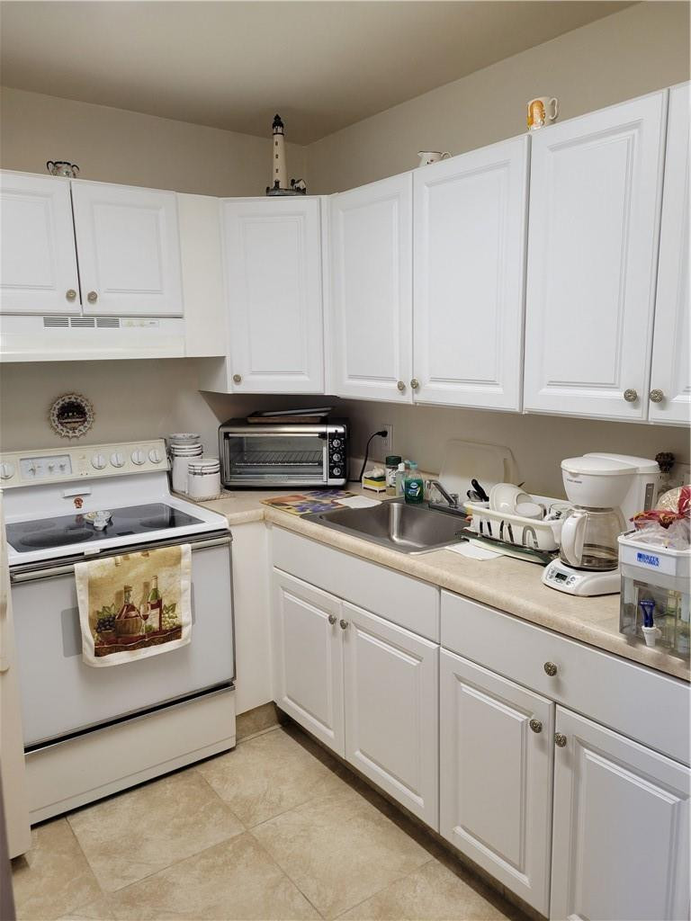 274 Preston F, Unit 274 Boca Raton, FL 33434 - Photo 4 of 10 Photo 4