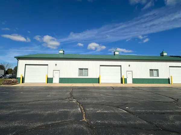$1,500 | 2900 Graybill Drive, Unit 103, Beloit, WI 53511