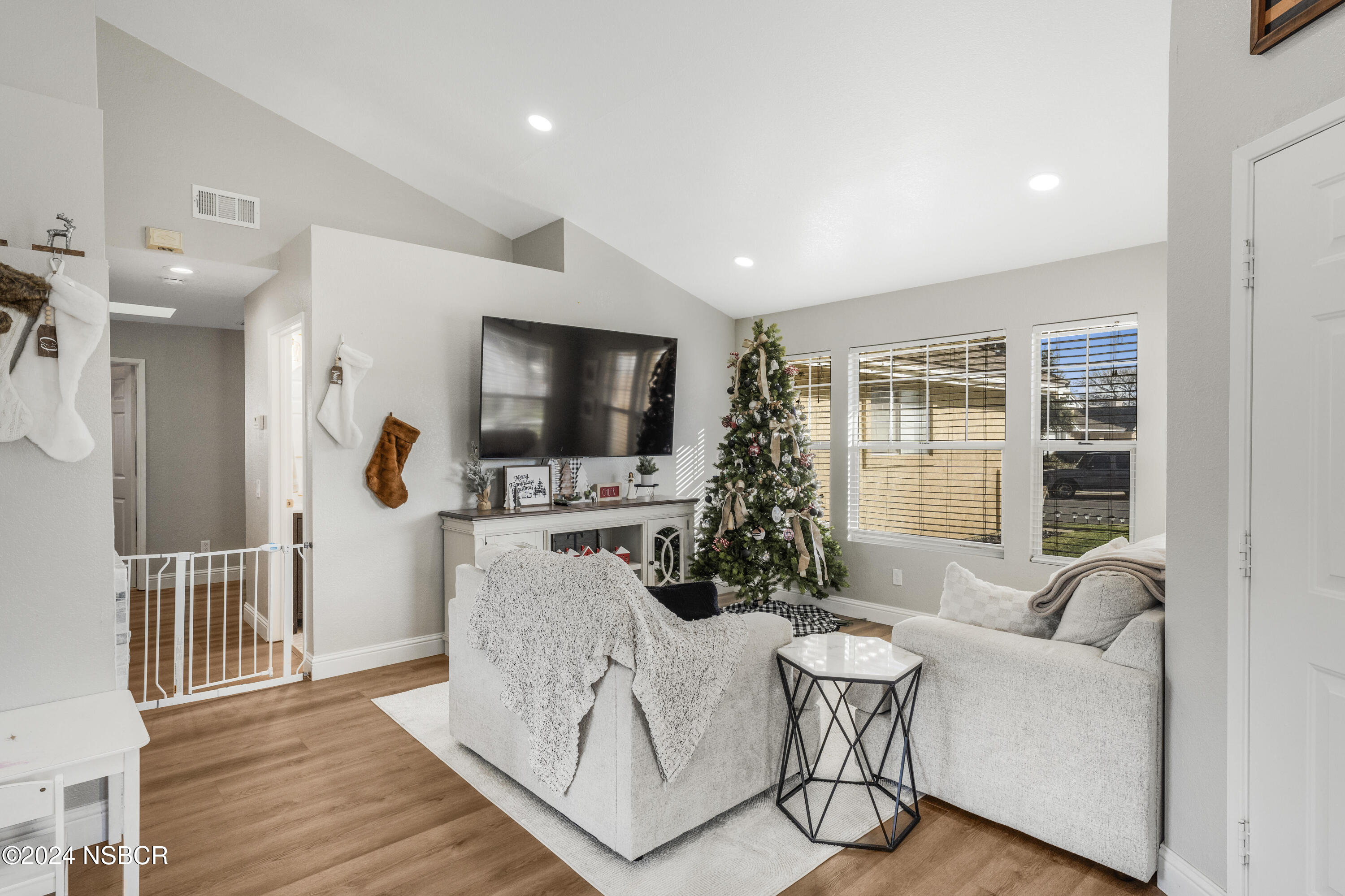 1141 Arnold Avenue Lompoc, CA 93436 - Photo 9 of 38 DSC05629