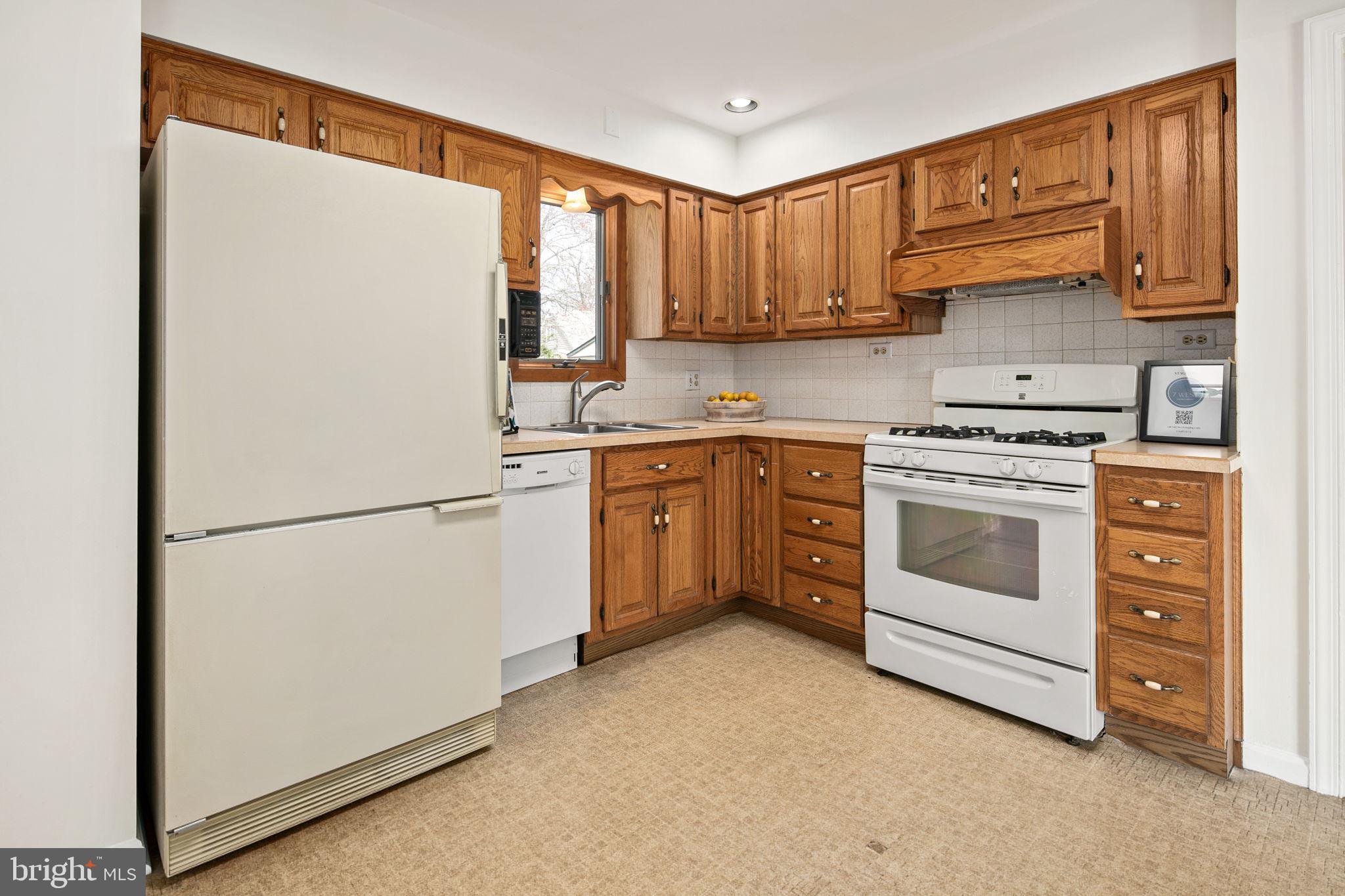 5918 Augusta Drive Springfield, VA 22150 - Photo 19 of 45 Kitchen