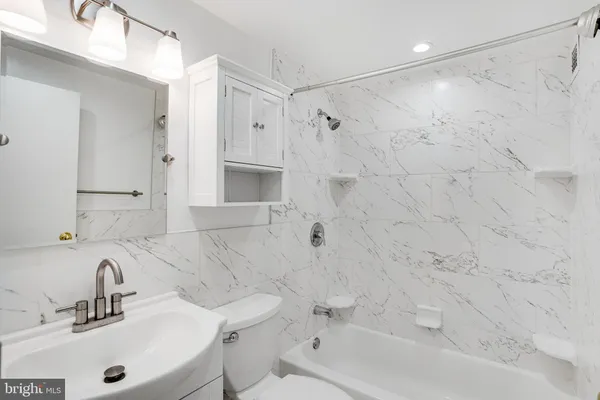 $2,100 | 6621 Wakefield Drive, Unit 510, Alexandria, VA 22307