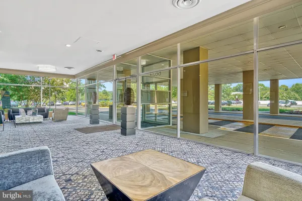 $2,100 | 6621 Wakefield Drive, Unit 510, Alexandria, VA 22307