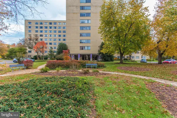 $2,100 | 6621 Wakefield Drive, Unit 510, Alexandria, VA 22307