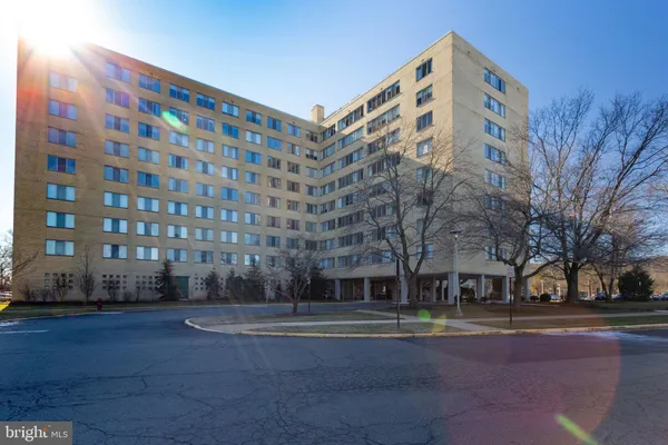 $2,100 | 6621 Wakefield Drive, Unit 510, Alexandria, VA 22307