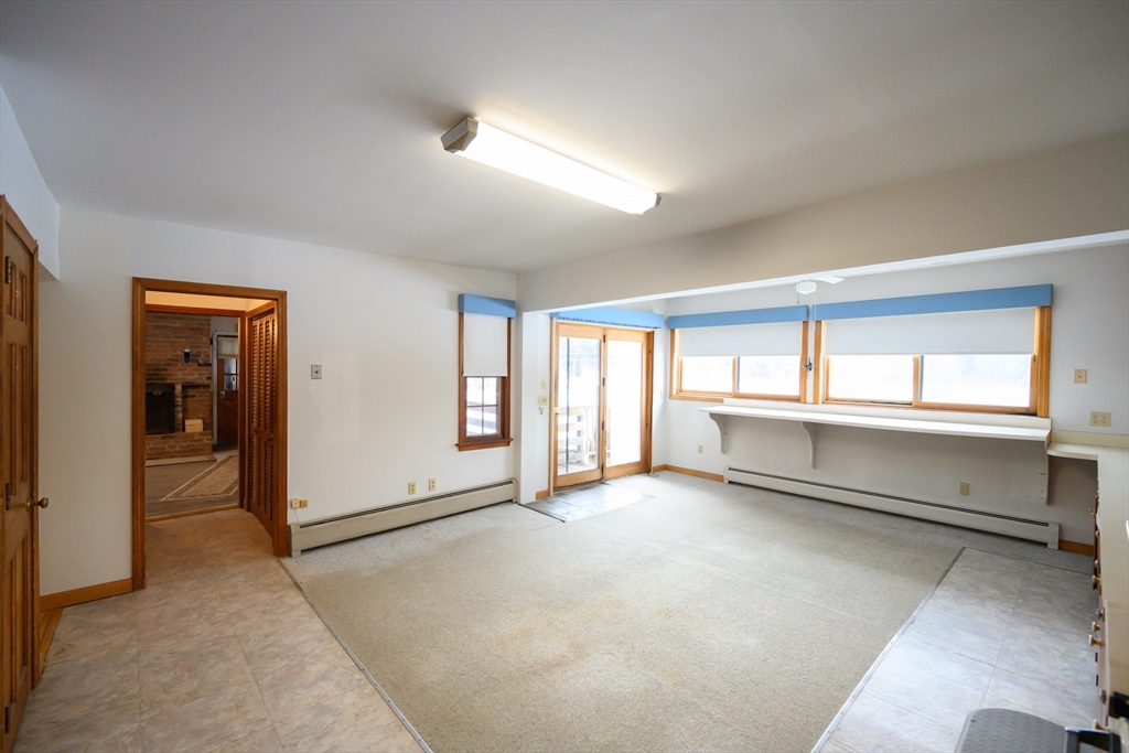 89 Potwine Lane Amherst, MA 01002 - Photo 21 of 41 an empty room with windows