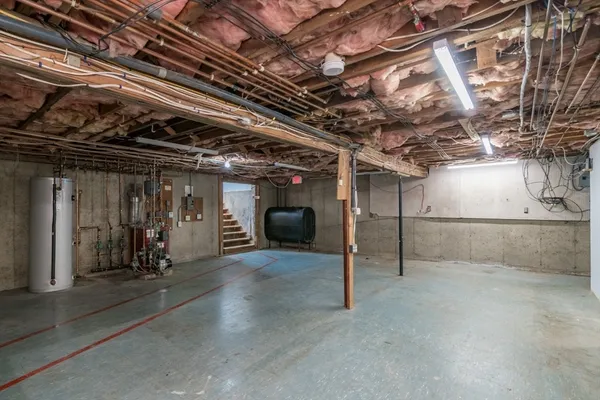 $725,000 | 89 Potwine Lane, Amherst, MA 01002