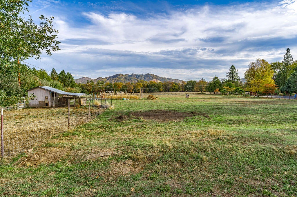 8747 Old Stage Road Central Point, OR 97502 - Photo 60 of 72 OS(61)