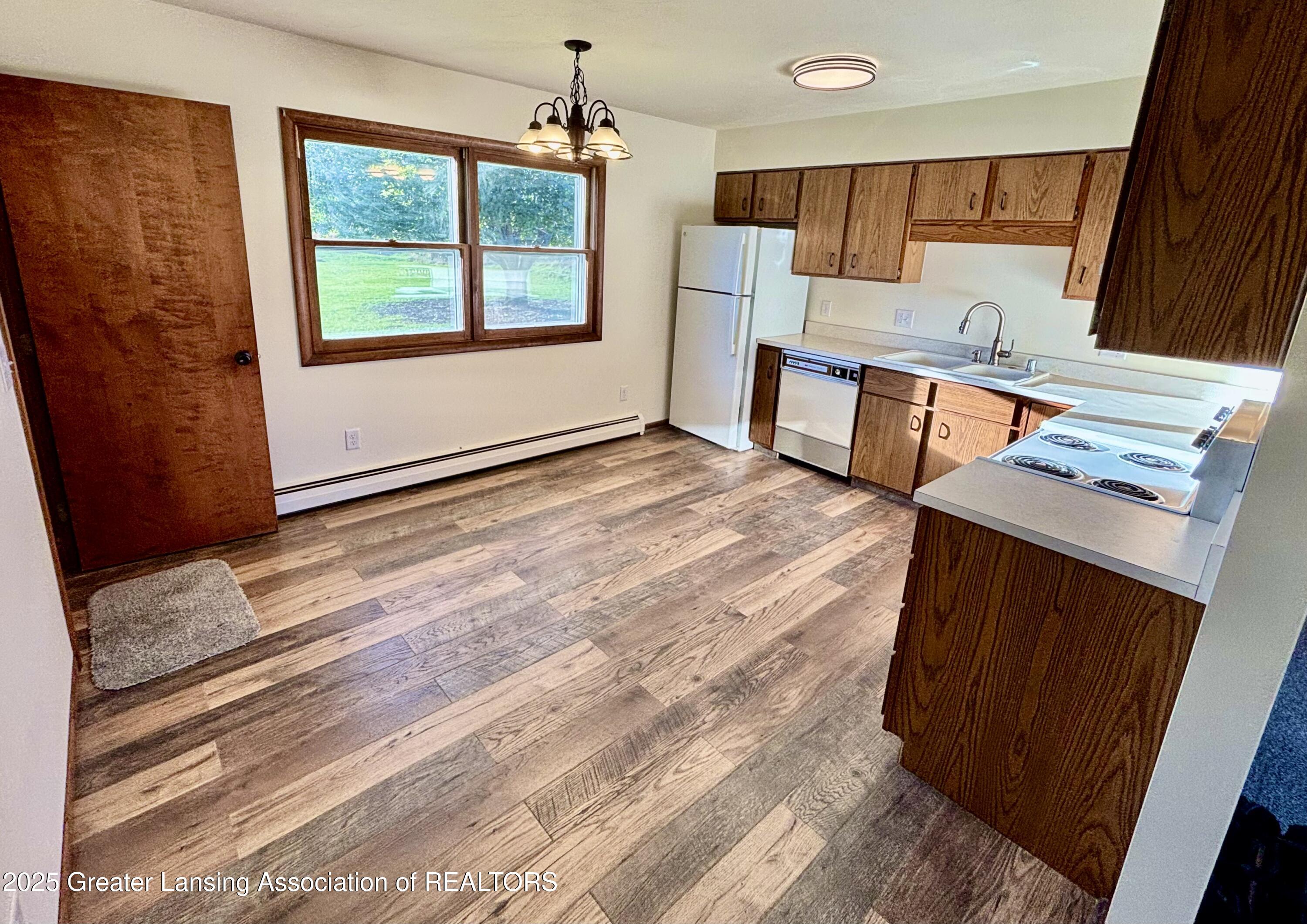 525 North Wheaton Road Charlotte, MI 48813 - Photo 8 of 34 IMG_0211