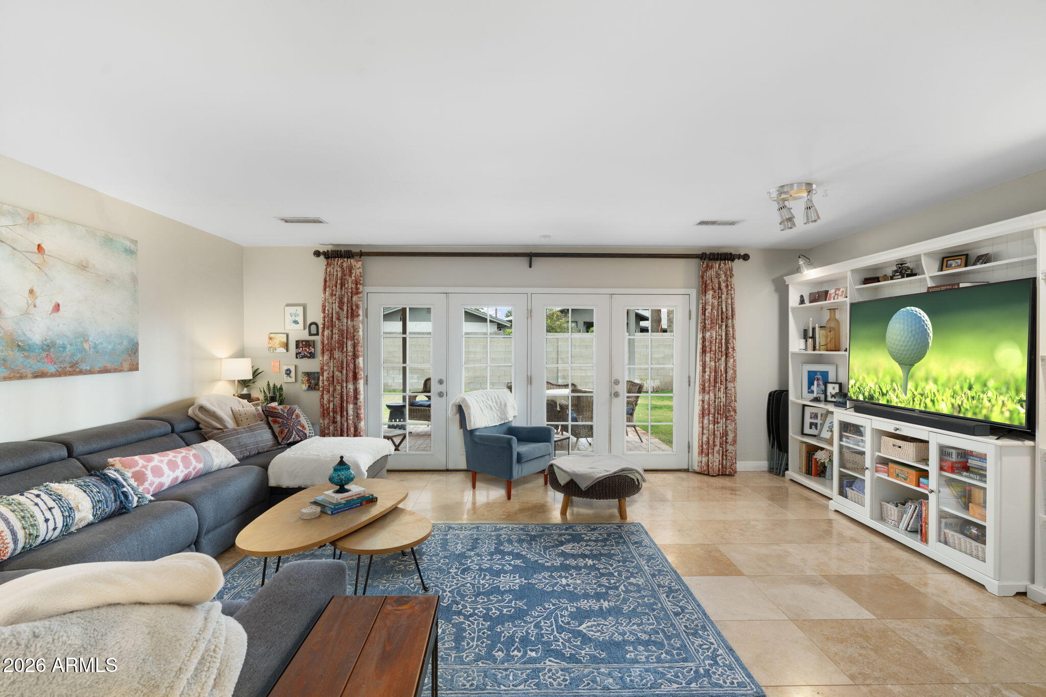 3033 North 53rd Street Phoenix, AZ 85018 - Photo 6 of 40 Living room