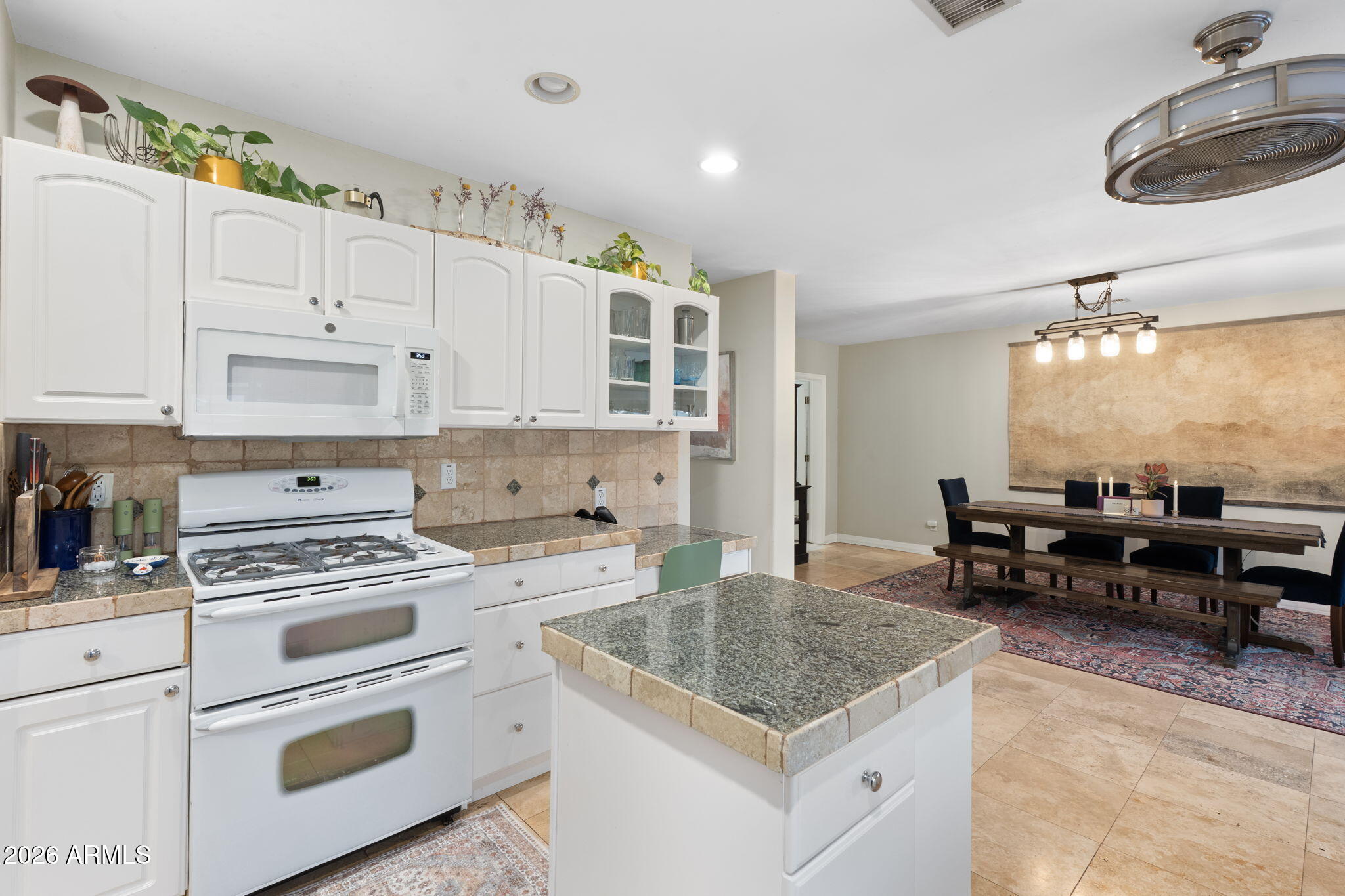 3033 North 53rd Street Phoenix, AZ 85018 - Photo 10 of 40 Kitchen