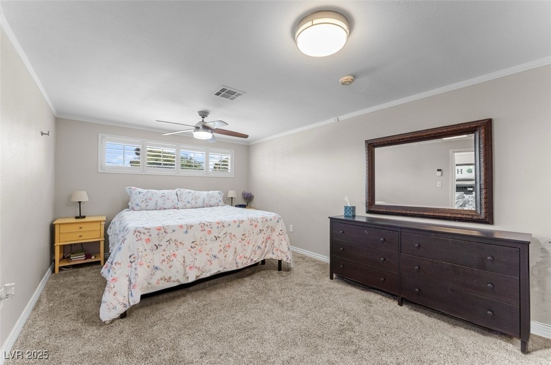 556 7th Street Boulder City, NV 89005 - Photo 13 of 37 Wet bar in dining/family room