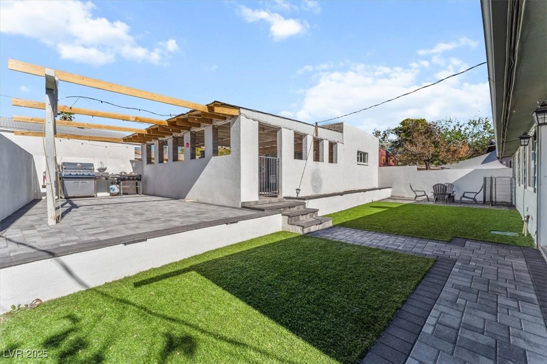 556 7th Street Boulder City, NV 89005 - Photo 23 of 37 Laundry room