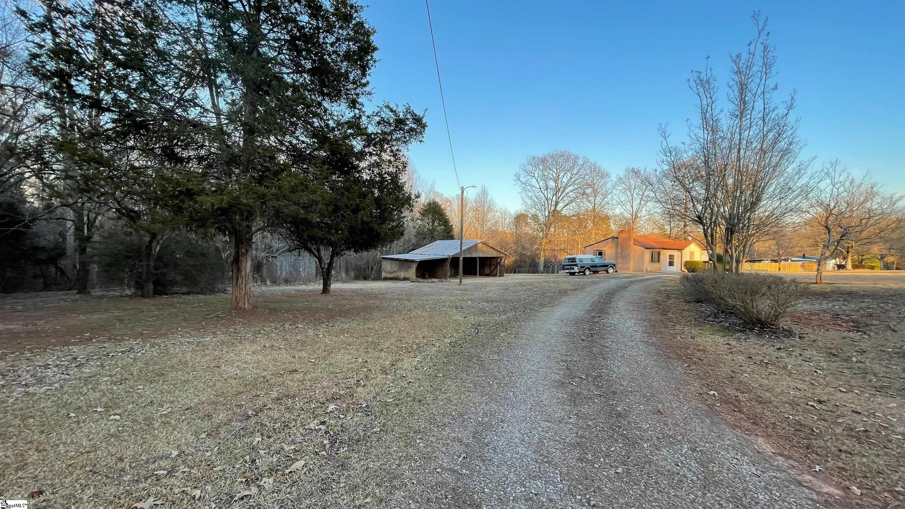 646 Bessie Road Piedmont, SC 29673 - Photo 2 of 34