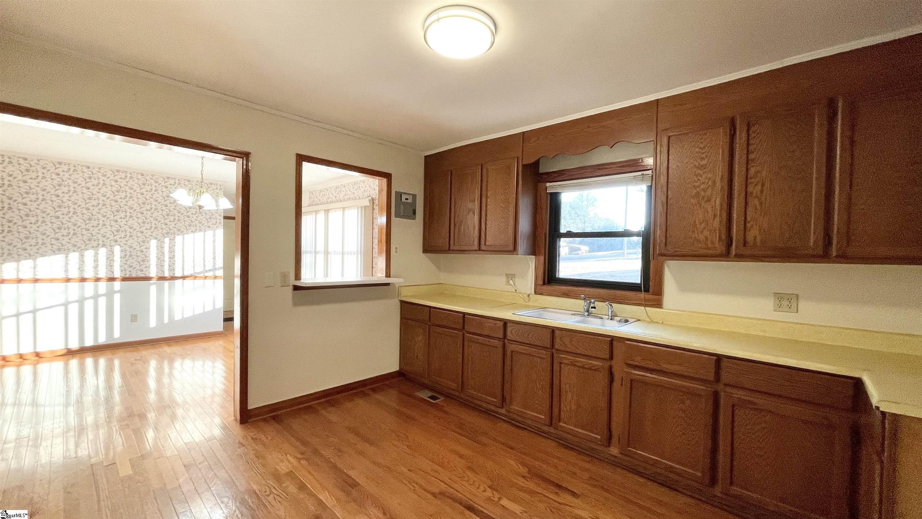 646 Bessie Road Piedmont, SC 29673 - Photo 9 of 34