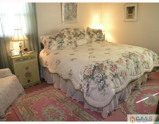 8 Prince Road East Brunswick, NJ 08816 - Photo 4 of 7 Gallery Image 4