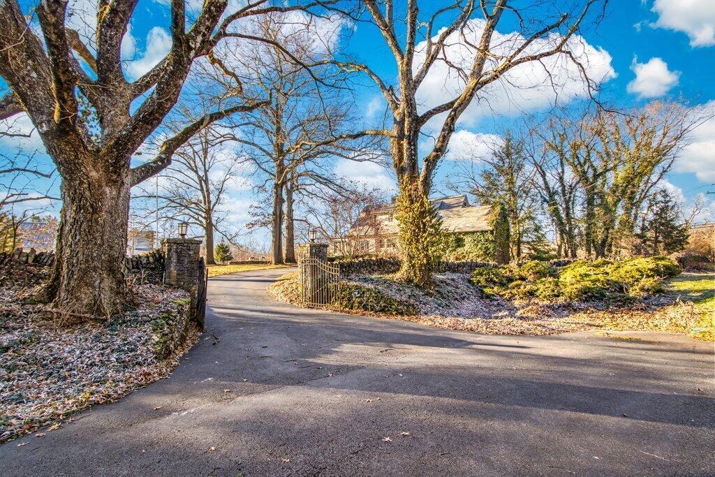 4312 Riverside Drive Columbus, OH 43220 - Photo 6 of 29 4312 Riverside Drive-9.jpg-SMALL