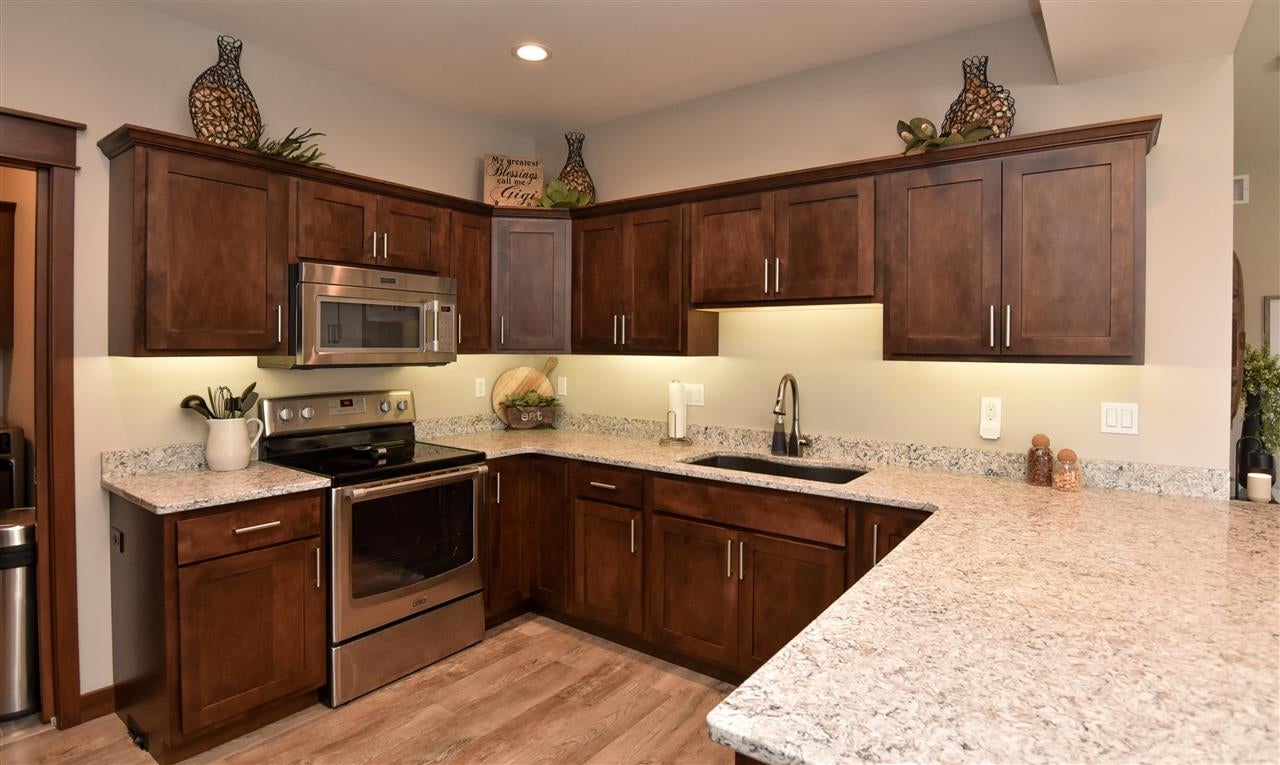 434 Ridge View Court Fairfax, IA 52228 - Photo 11 of 39 Gallery Image 11