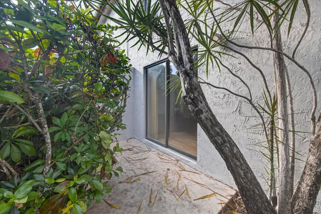 $2,400 | 9187 Norte Lago, Unit 5I, Boca Raton, FL 33428