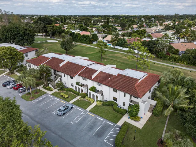 $2,400 | 9187 Norte Lago, Unit 5I, Boca Raton, FL 33428