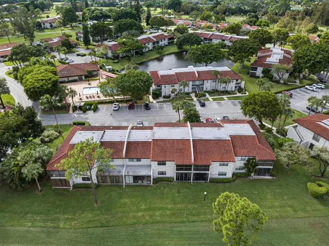 $2,400 | 9187 Norte Lago, Unit 5I, Boca Raton, FL 33428