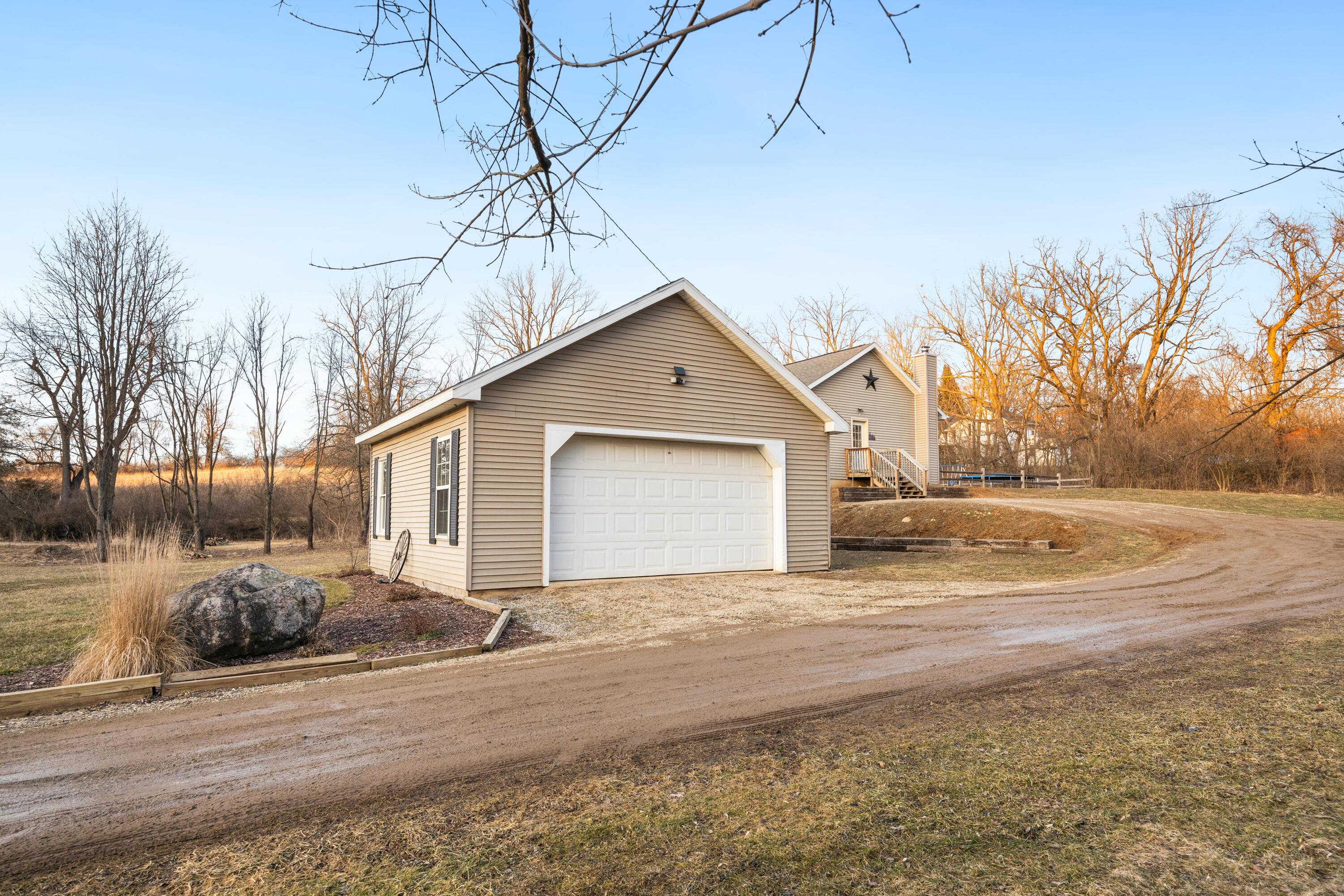 3595 Tygh Road Horton, MI 49246 - Photo 5 of 33 37