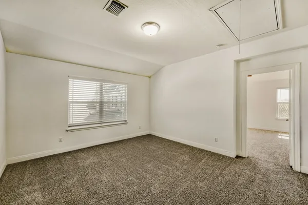 $2,450 | 194 Danish Drive, Unit 40, Hutto, TX 78634