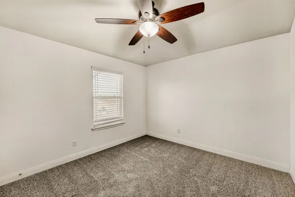 $2,450 | 194 Danish Drive, Unit 40, Hutto, TX 78634