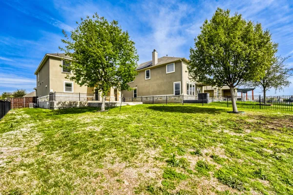 $2,450 | 194 Danish Drive, Unit 40, Hutto, TX 78634