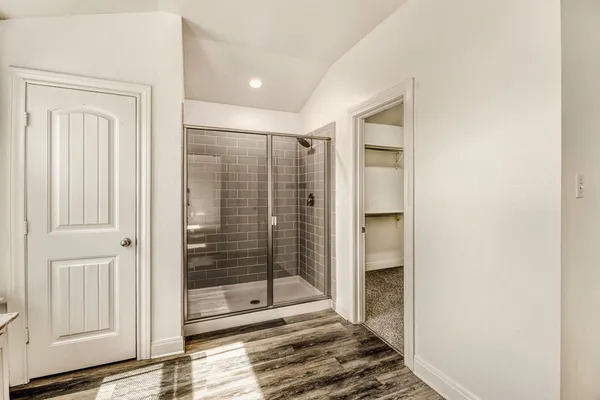 $2,450 | 194 Danish Drive, Unit 40, Hutto, TX 78634