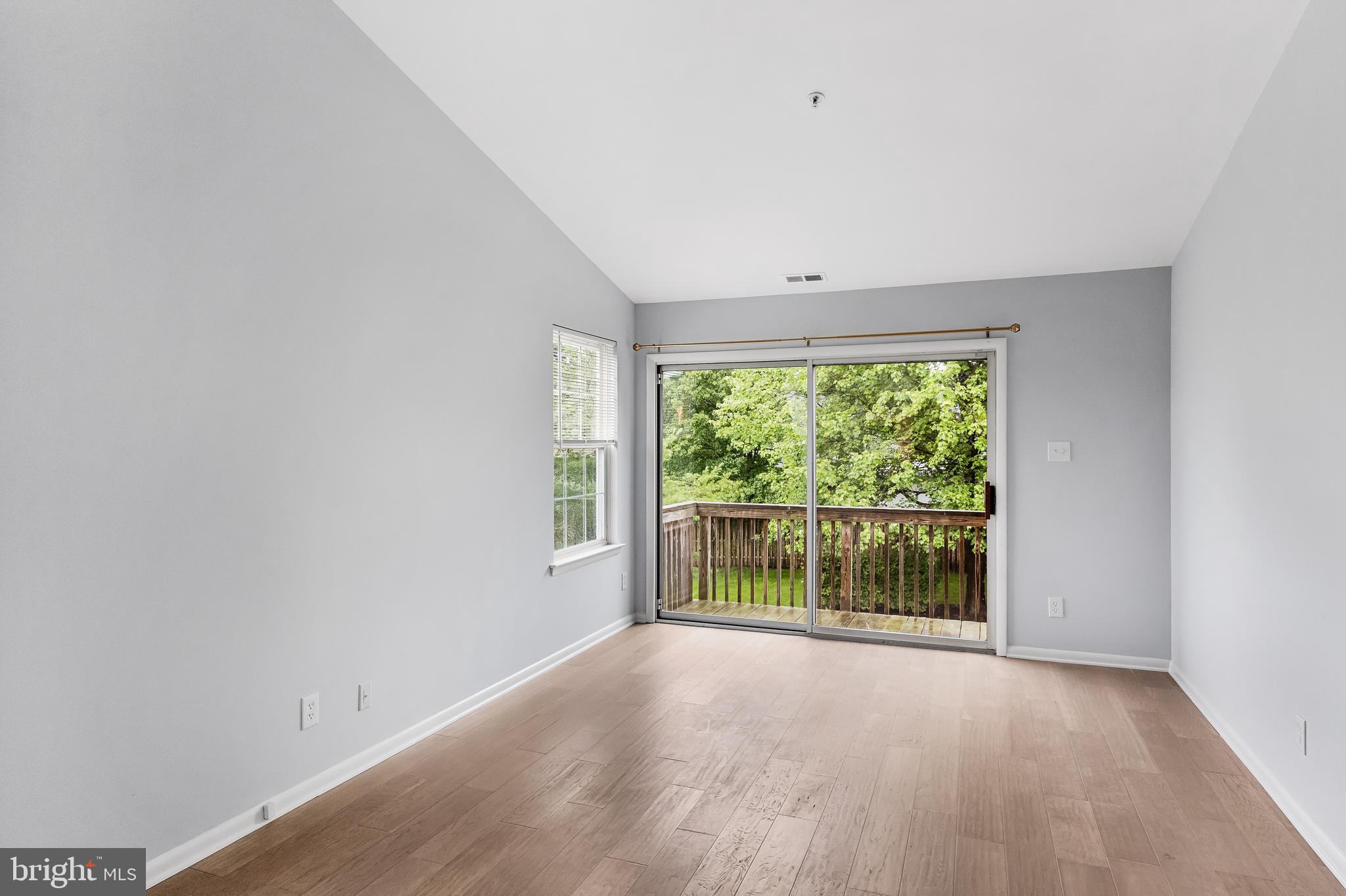 3 Foxglove Drive Delran, NJ 08075 - Photo 10 of 30 Living Room