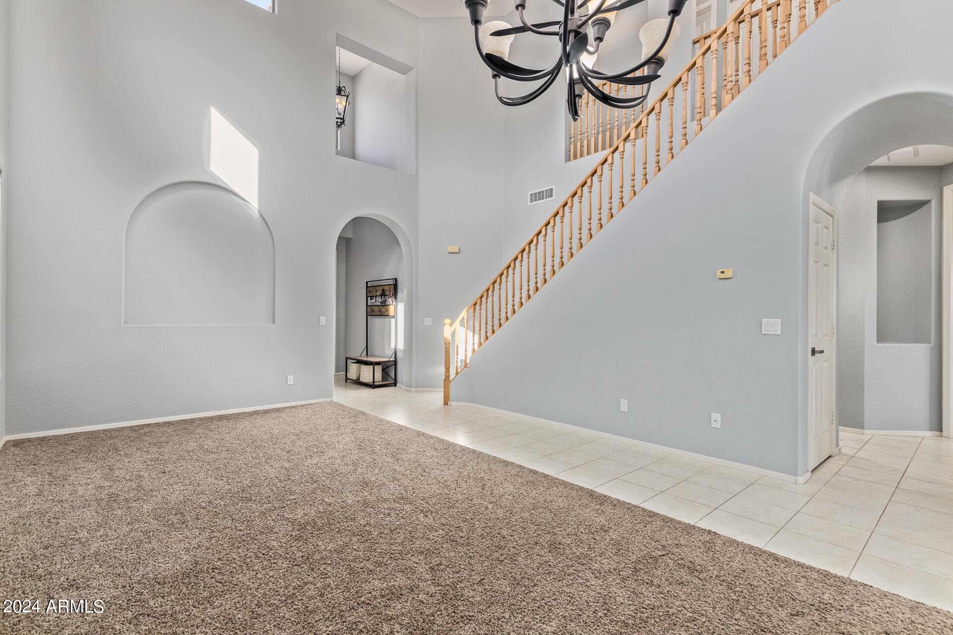 2929 West Silver Fox Way Phoenix, AZ 85045 - Photo 4 of 25
