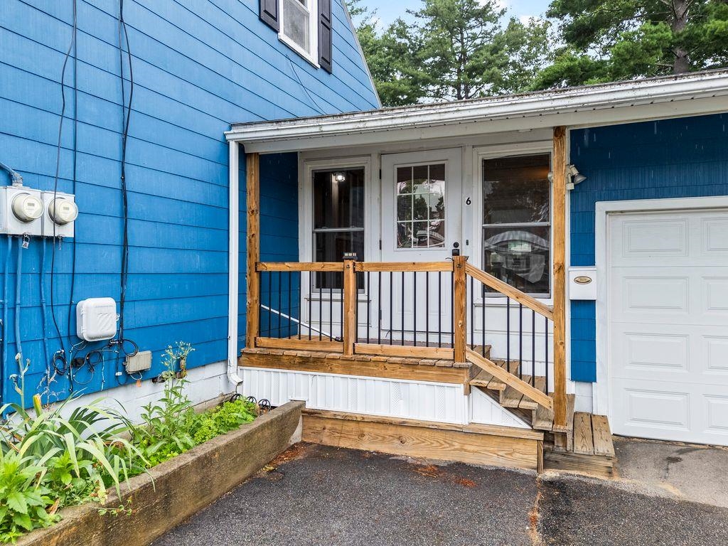 6 Russell Street Rochester, NH 03867 - Photo 2 of 41