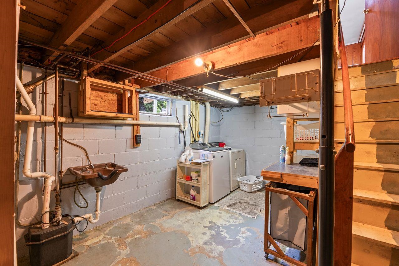 6 Russell Street Rochester, NH 03867 - Photo 37 of 41