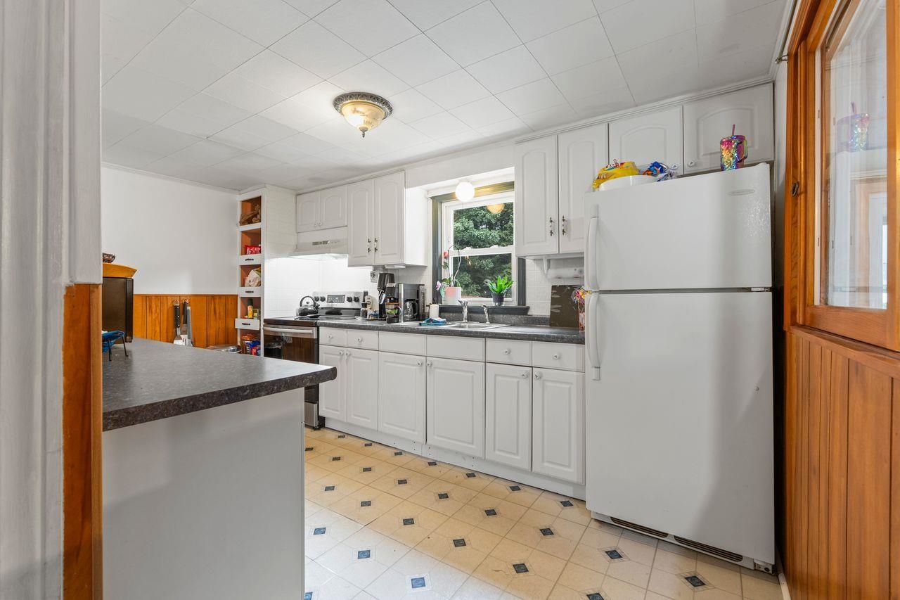 6 Russell Street Rochester, NH 03867 - Photo 6 of 41