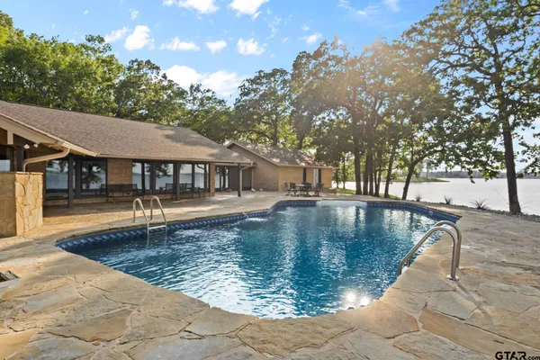 $2,150,000 | 360 County Road 2136, Pittsburg, TX 75686