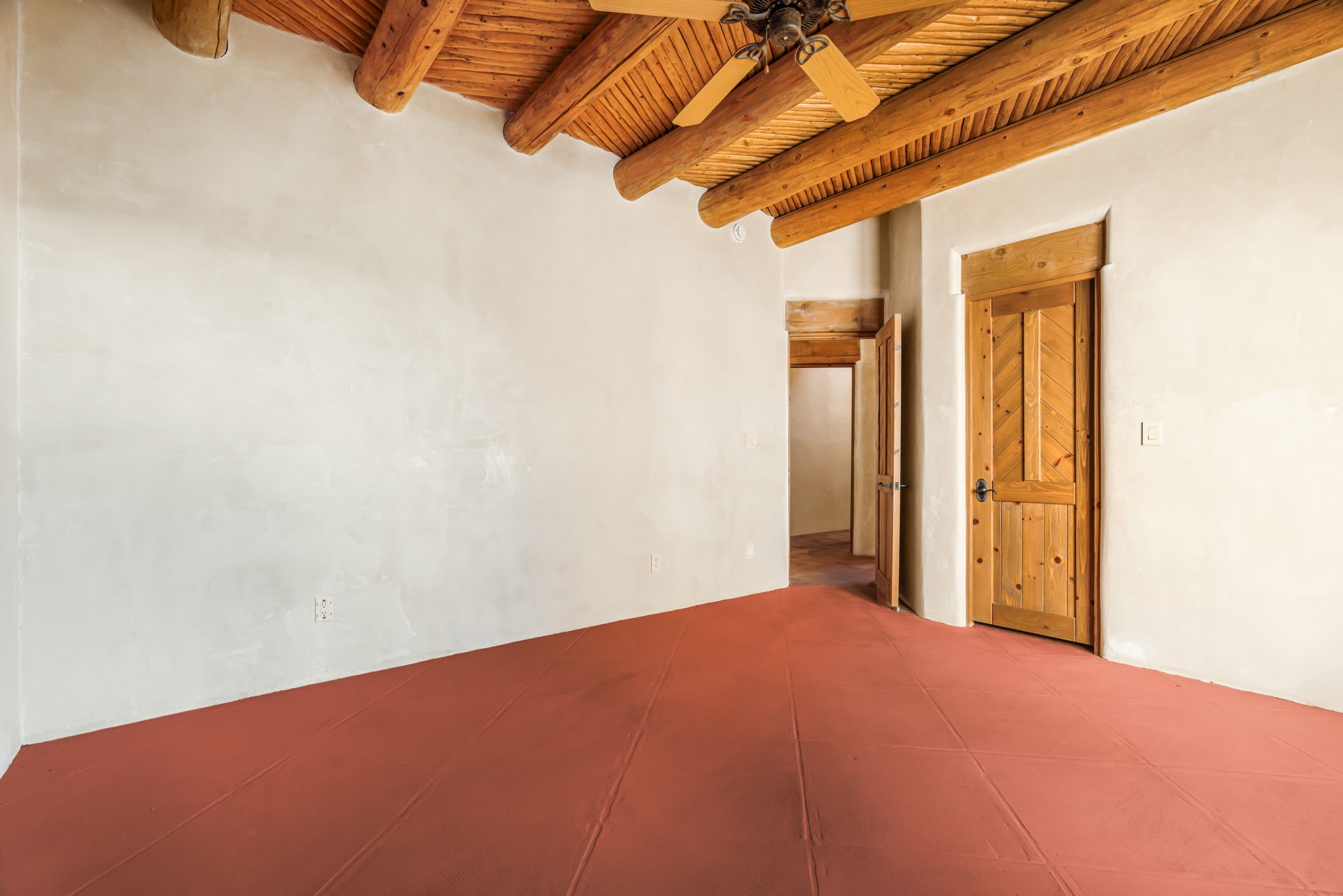 10 Antigua Road Santa Fe, NM 87508 - Photo 35 of 57 Guest room 2 with concrete floors