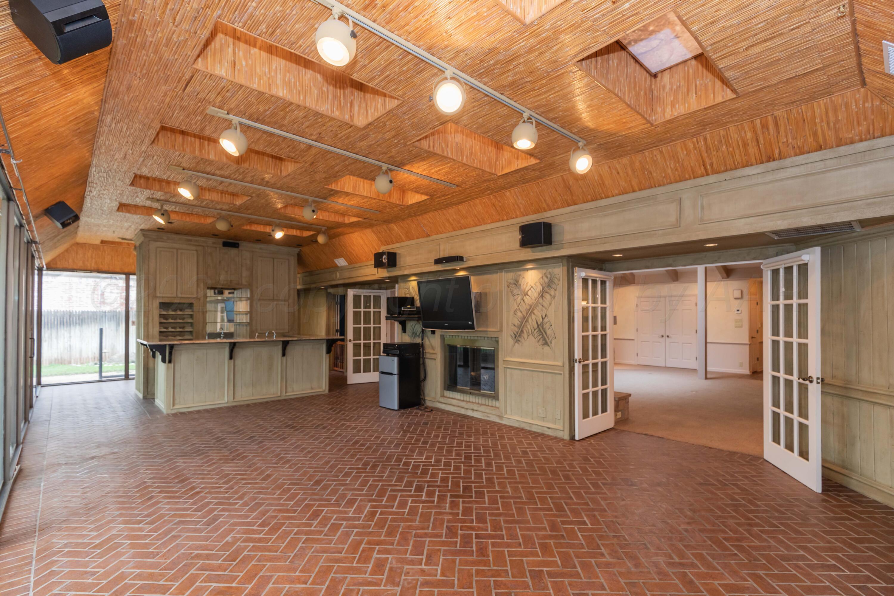 4102 Paramount Boulevard Amarillo, TX 79109 - Photo 29 of 74 DEN VIEW 2