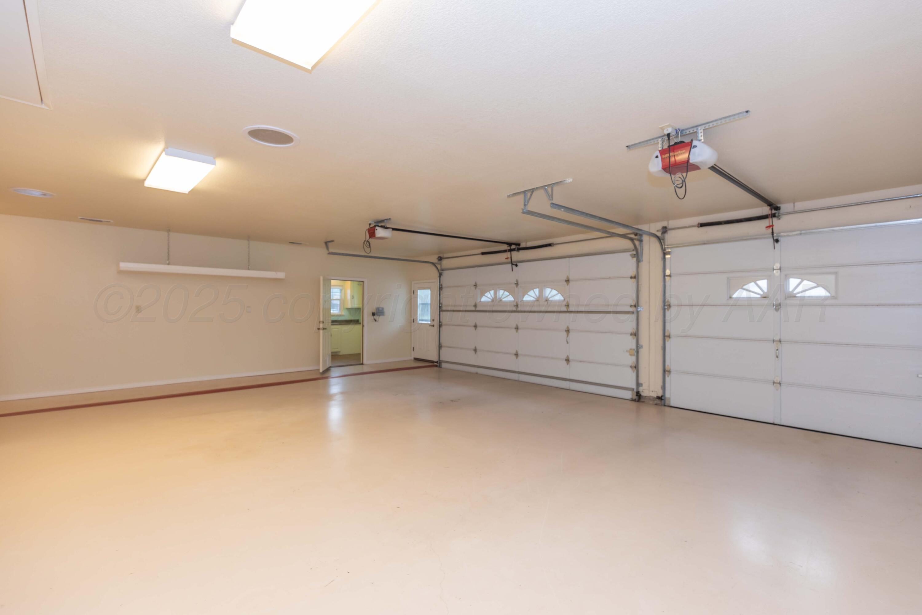 4102 Paramount Boulevard Amarillo, TX 79109 - Photo 42 of 74 GARAGE VIEW 2