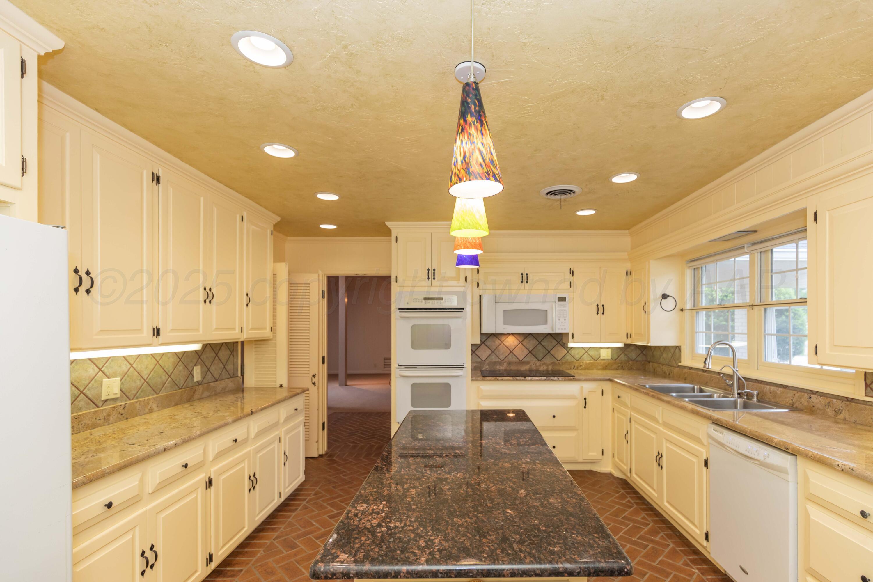 4102 Paramount Boulevard Amarillo, TX 79109 - Photo 45 of 74 KITCHEN VIEW 2