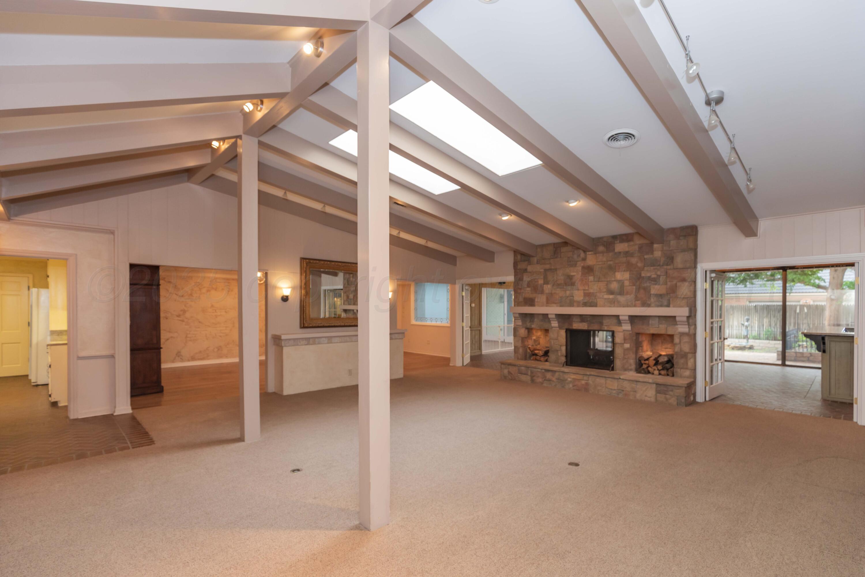 4102 Paramount Boulevard Amarillo, TX 79109 - Photo 52 of 74 LIVING ROOM VIEW 3