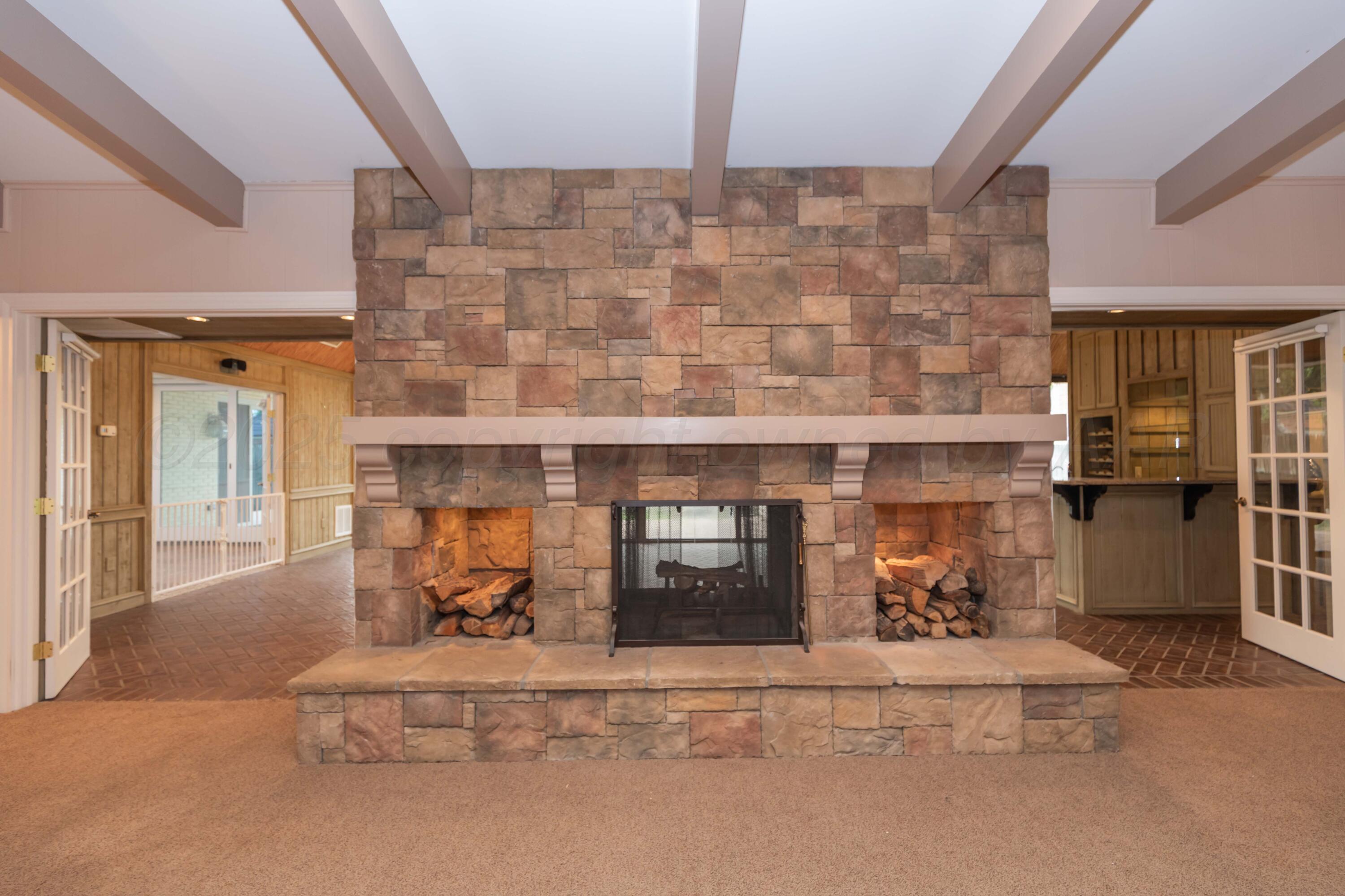 4102 Paramount Boulevard Amarillo, TX 79109 - Photo 54 of 74 LIVING ROOM VIEW 5