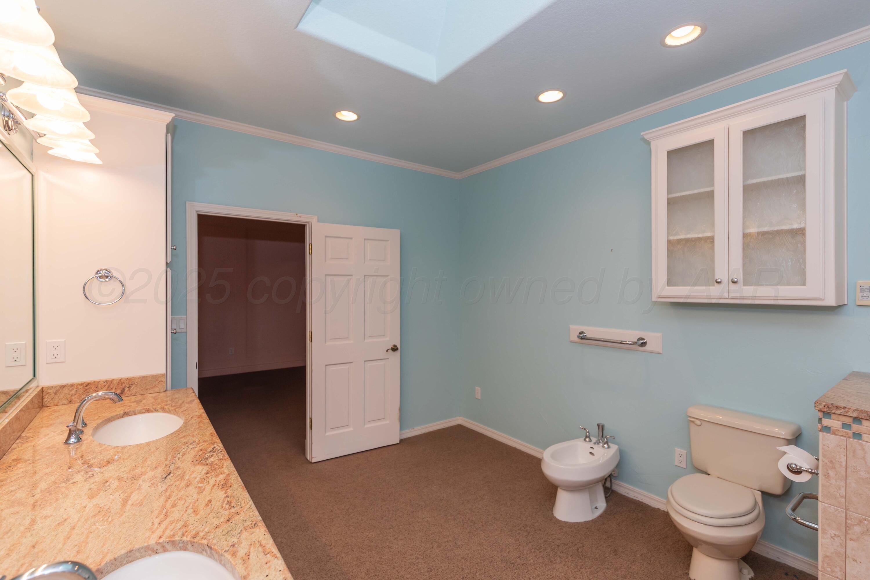 4102 Paramount Boulevard Amarillo, TX 79109 - Photo 61 of 74 PRIMARY BATH VIEW 4