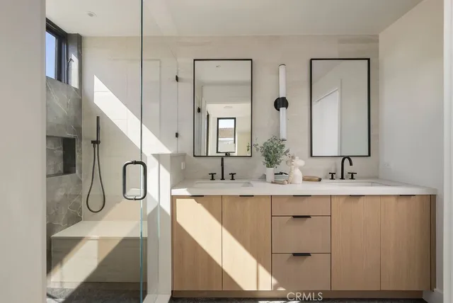 $2,850,000 | 512 1/2 Marigold Avenue, Corona del Mar, CA 92625