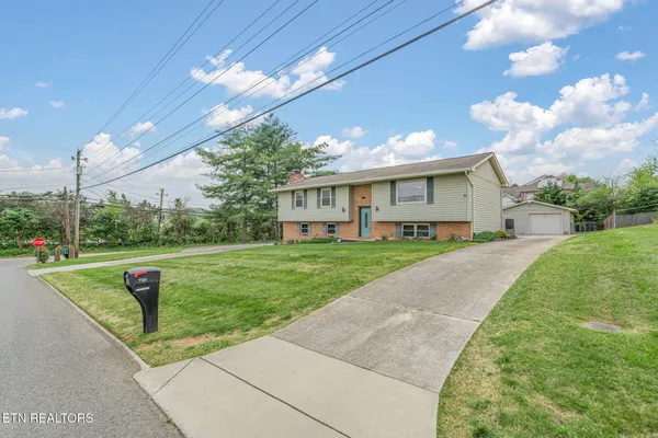 $534,500 | 7301 Oxmoor Road, Knoxville, TN 37931