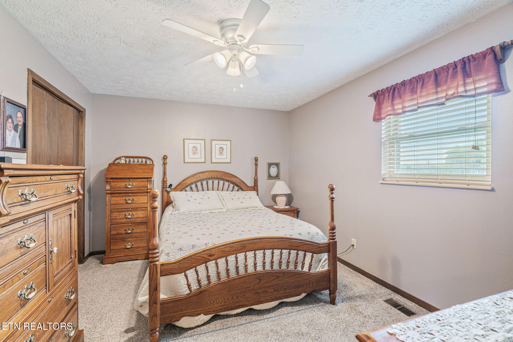 7301 Oxmoor Road Knoxville, TN 37931 - Photo 16 of 43 24-web-or-mls-7301 Oxmoor Drive-7